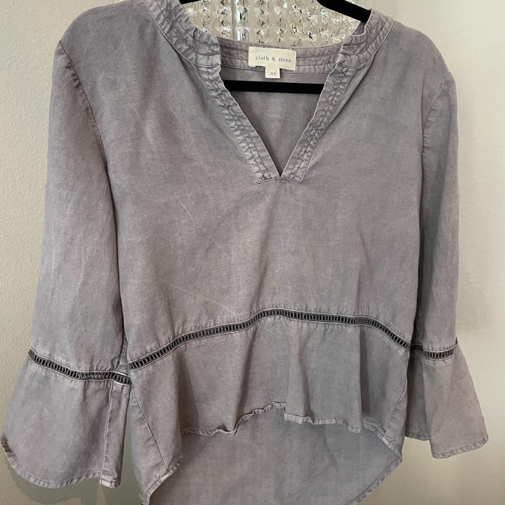 Cloth & Stone Gray Blouse Top, V-Neck Notch!